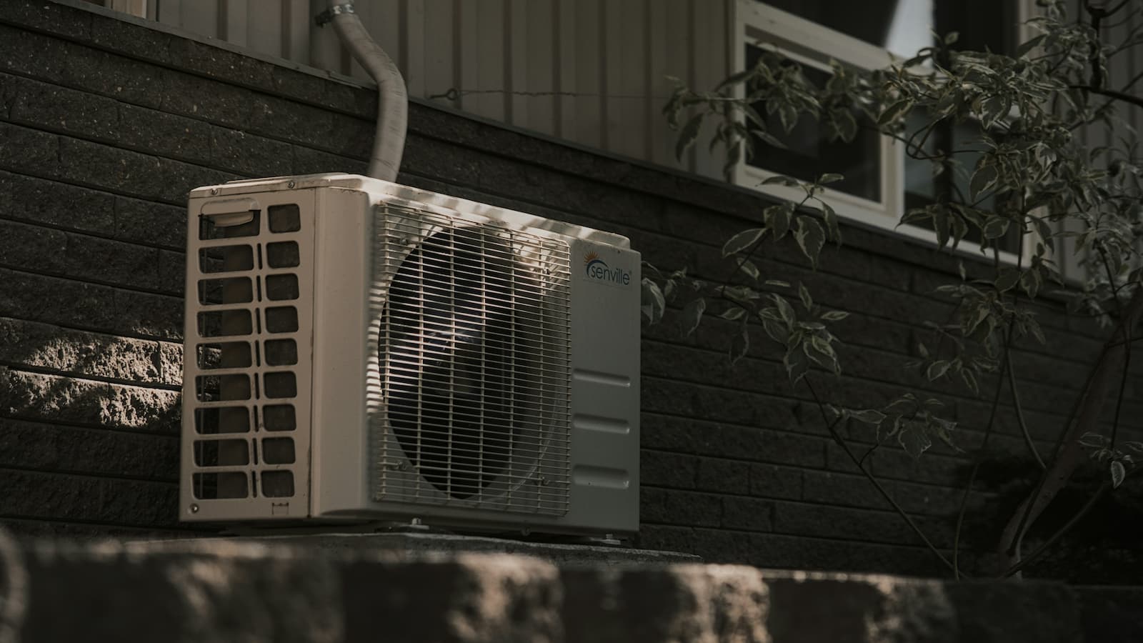 Bild einer Klimaanlage an einer Immobilie